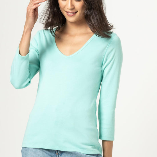 3/4 Sleeve V-Neck in color Aruba Image A1