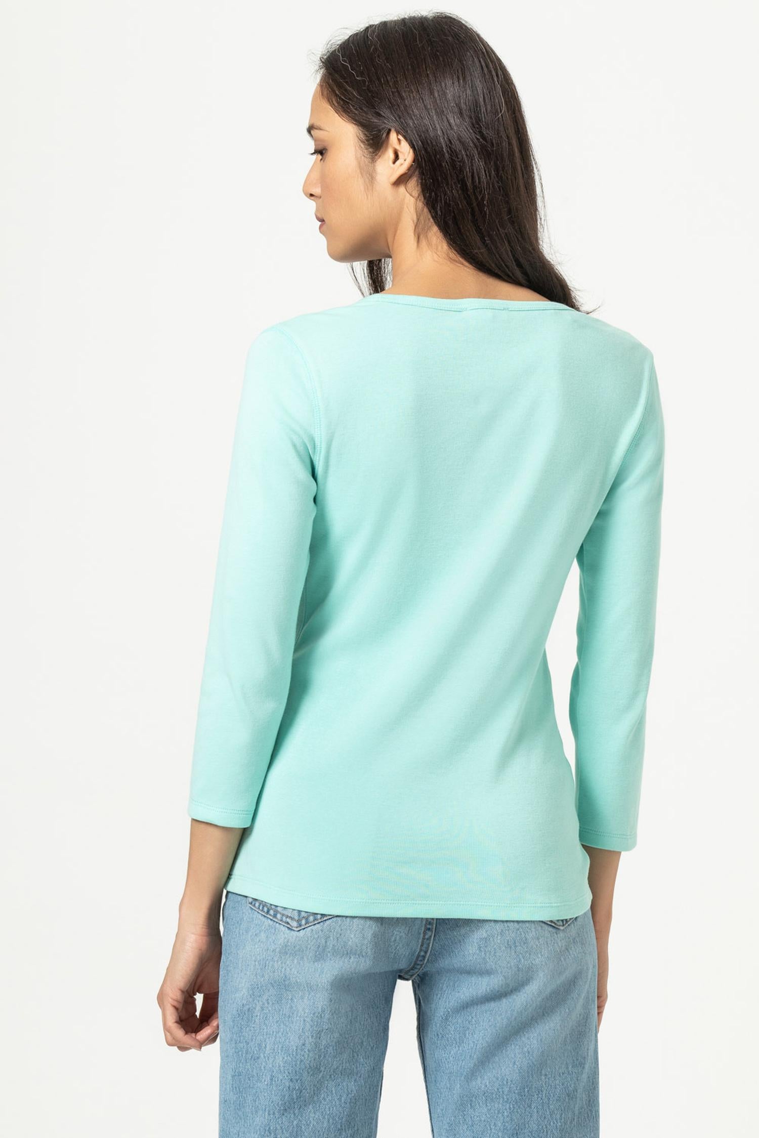 3/4 Sleeve V-Neck in color Aruba Image A2