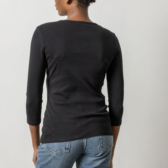 3/4 Sleeve V-Neck in color Black Image A2