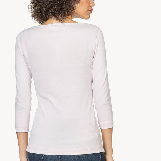 3/4 Sleeve V-Neck in color Freesia Image A2