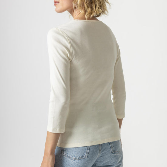3/4 Sleeve V-Neck in color Rope Image A2