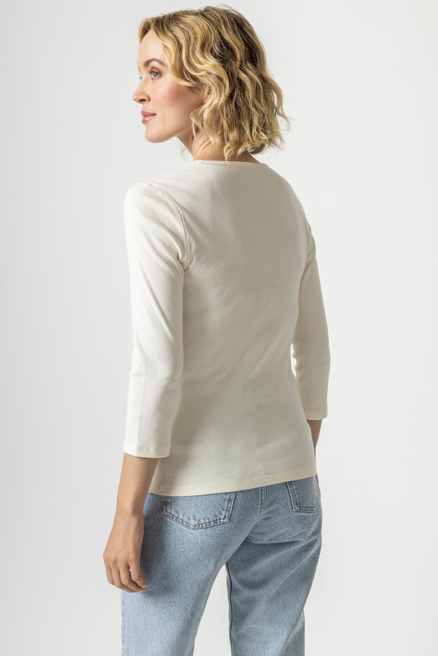 3/4 Sleeve V-Neck in color Rope Image A2