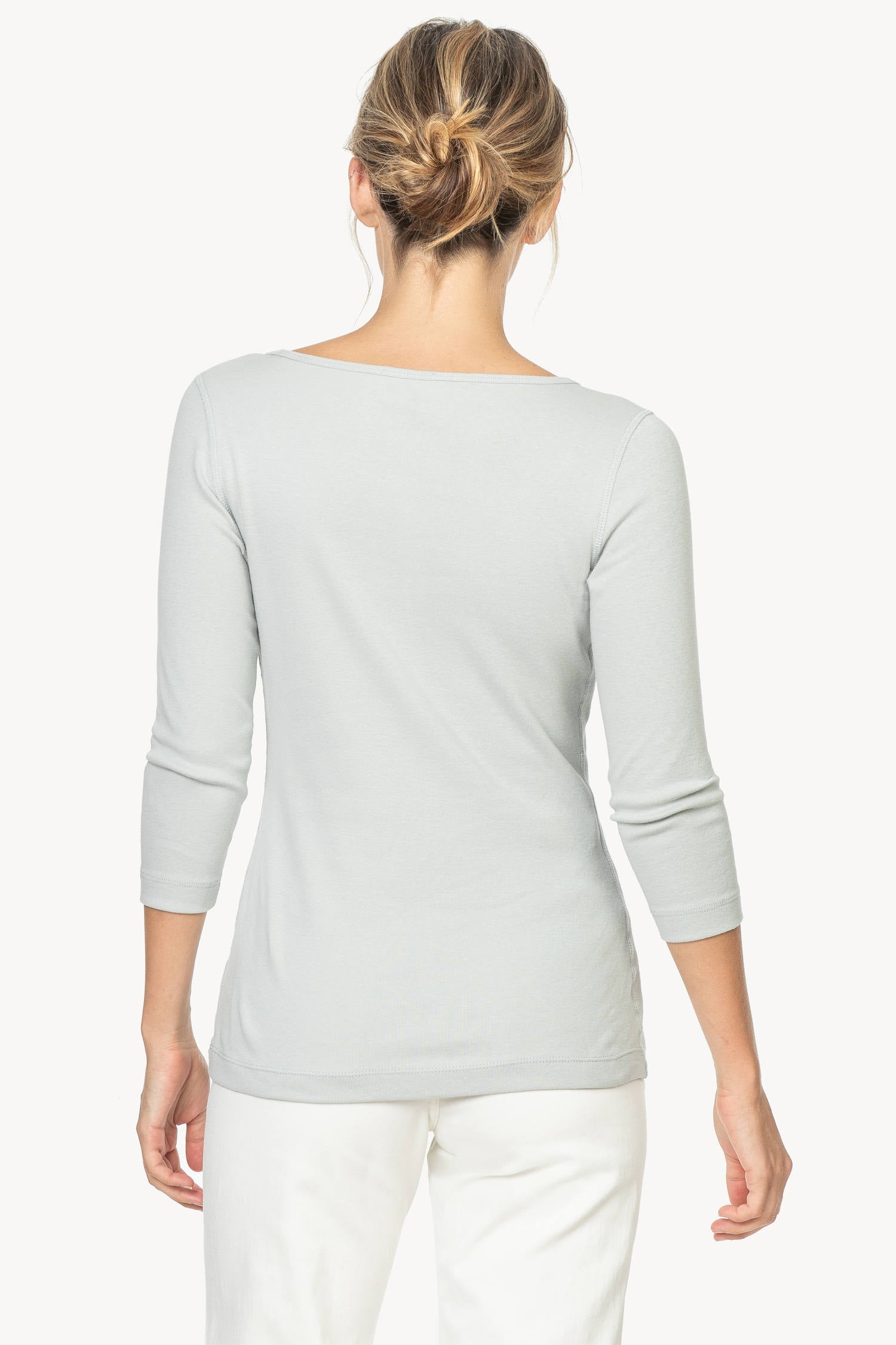3/4 Sleeve V-Neck in color Silver Image A2