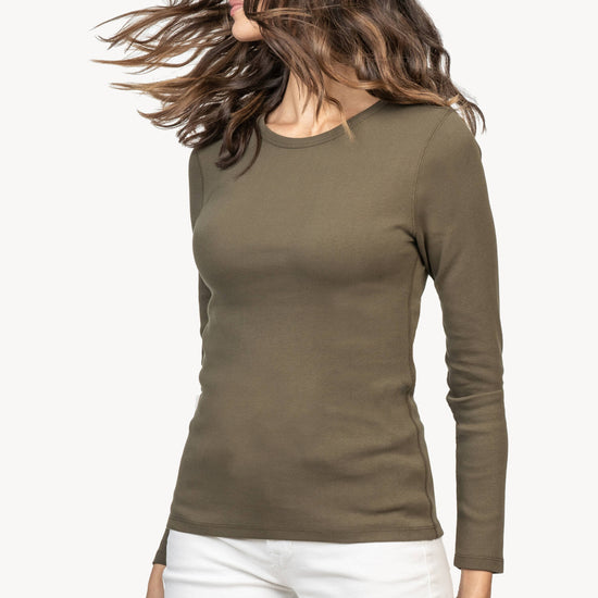 Long Sleeve Crew in color Moss Image A5