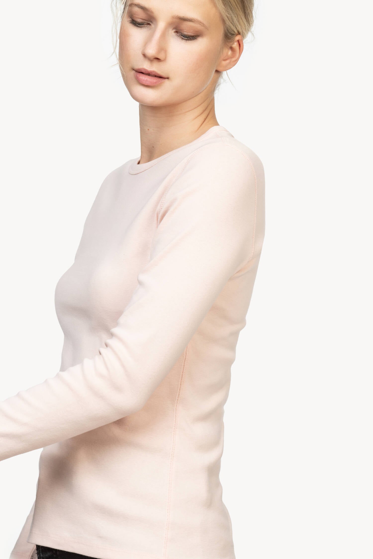 Long Sleeve Crew in color Peony Image A5