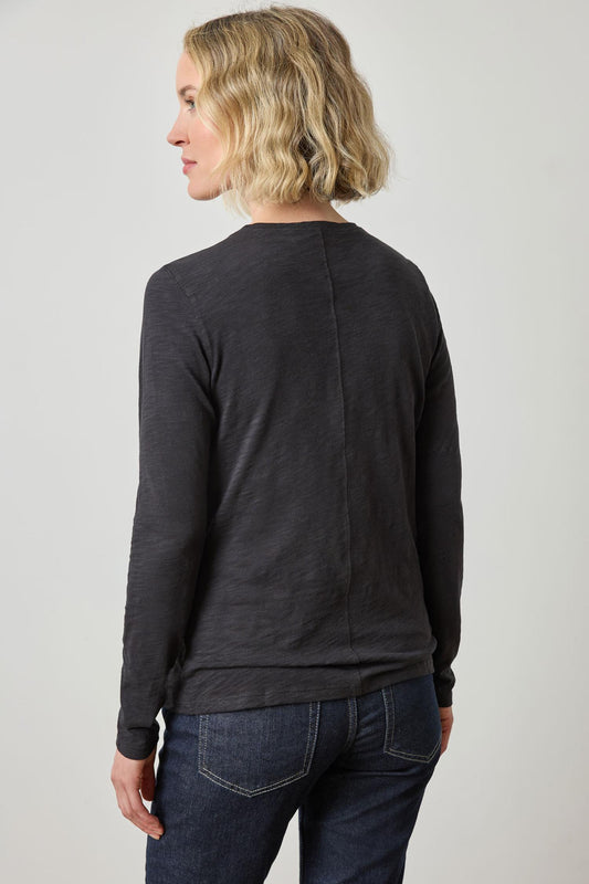 Long Sleeve V-Neck in color Black Image A2