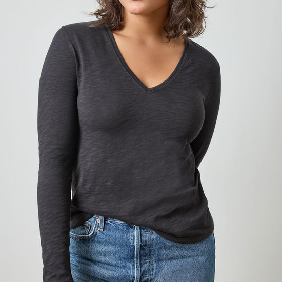 Long Sleeve V-Neck in color Black Image A3