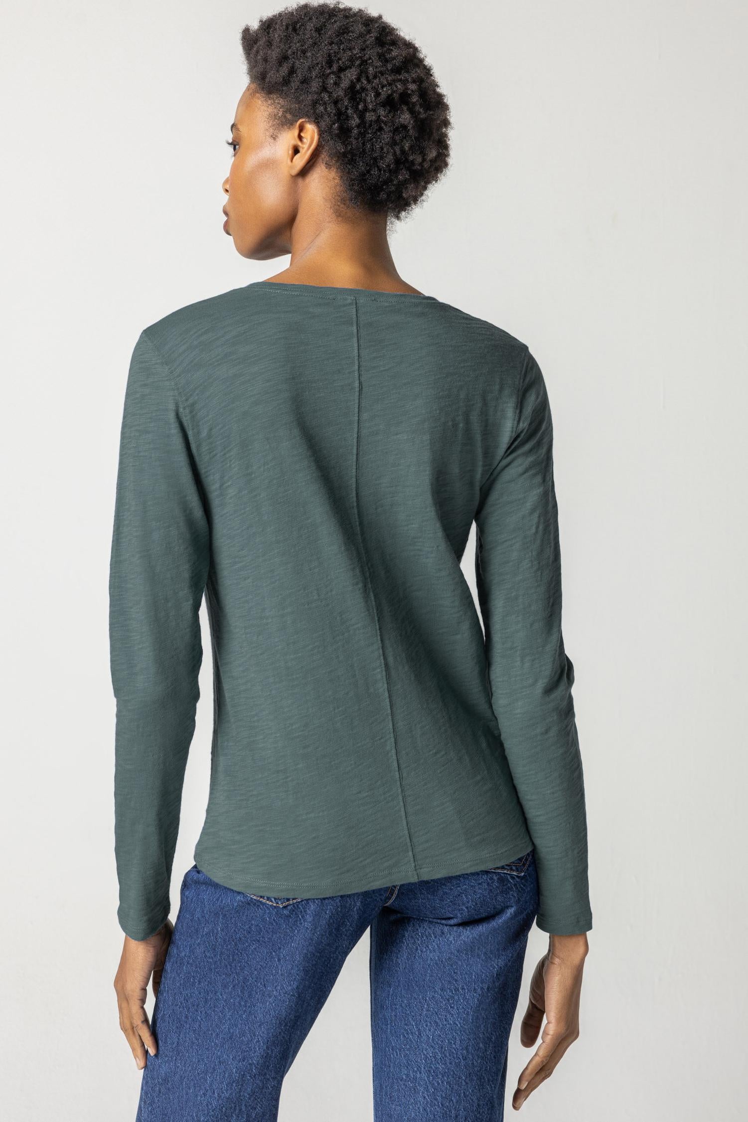 Long Sleeve V-Neck in color Evergreen Image A2