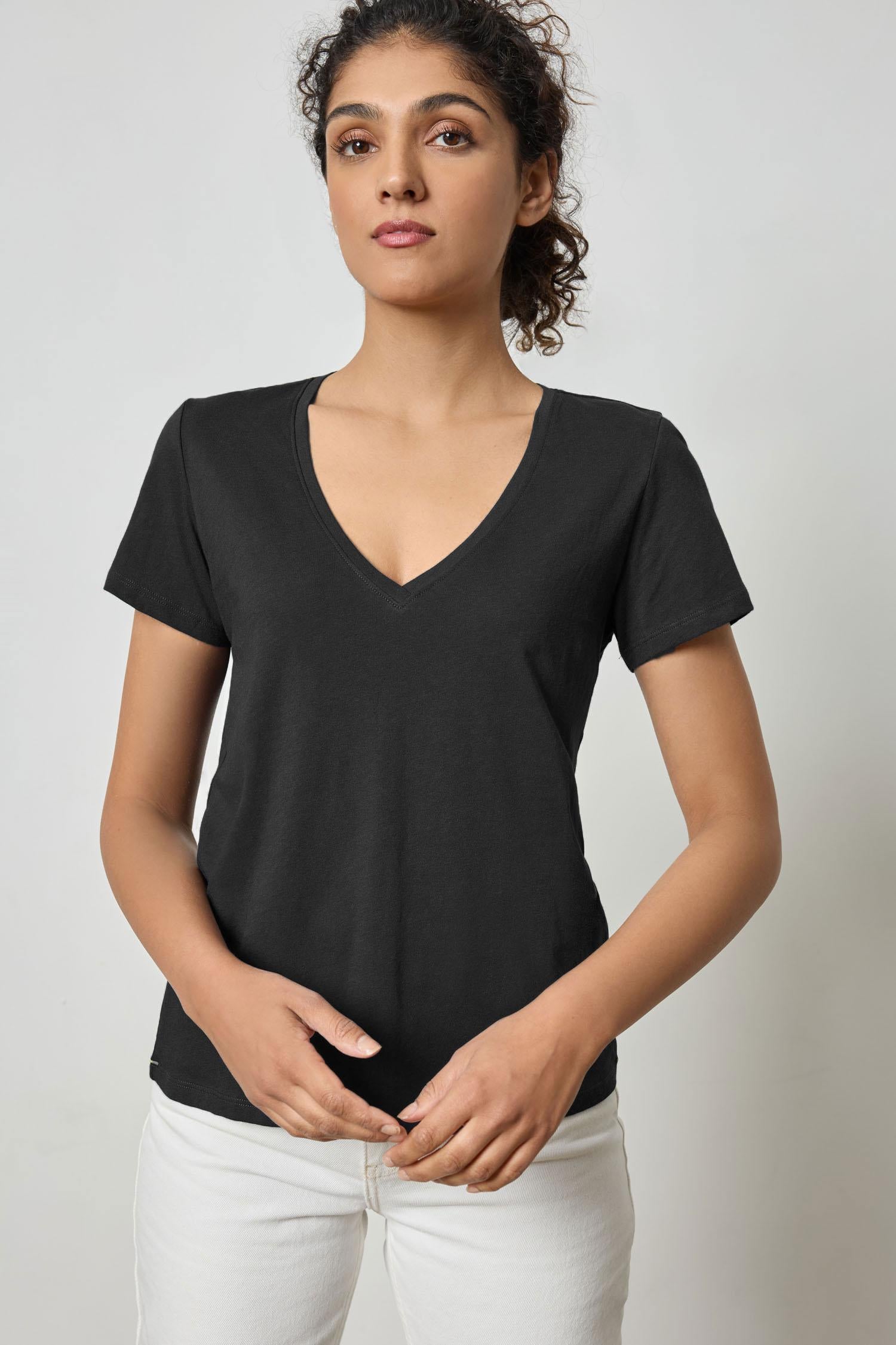 Short Sleeve V-Neck in color Black Image A1