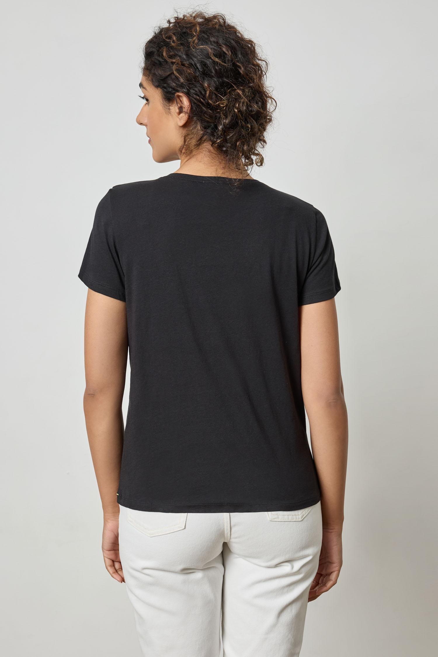 Short Sleeve V-Neck in color Black Image A2