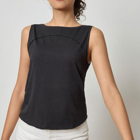 Curved Seam Tank Womens Top Black A1