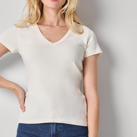 Short Sleeve V-Neck in color Rope Image A1