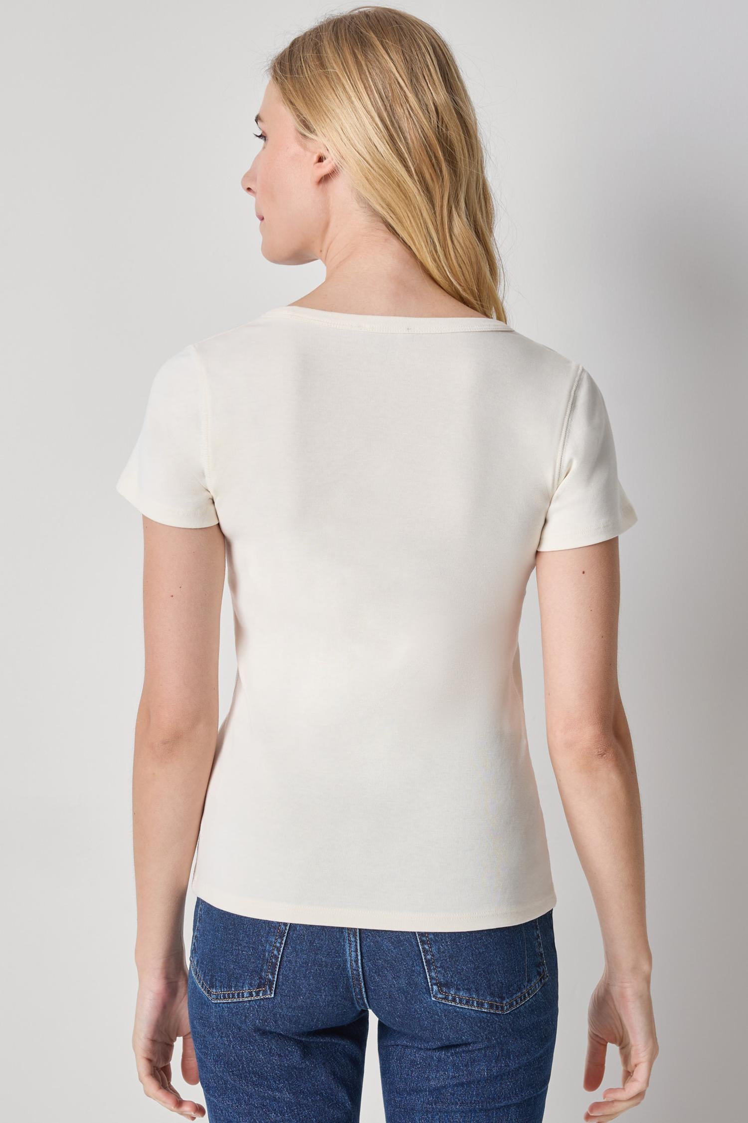 Short Sleeve V-Neck in color Rope Image A2