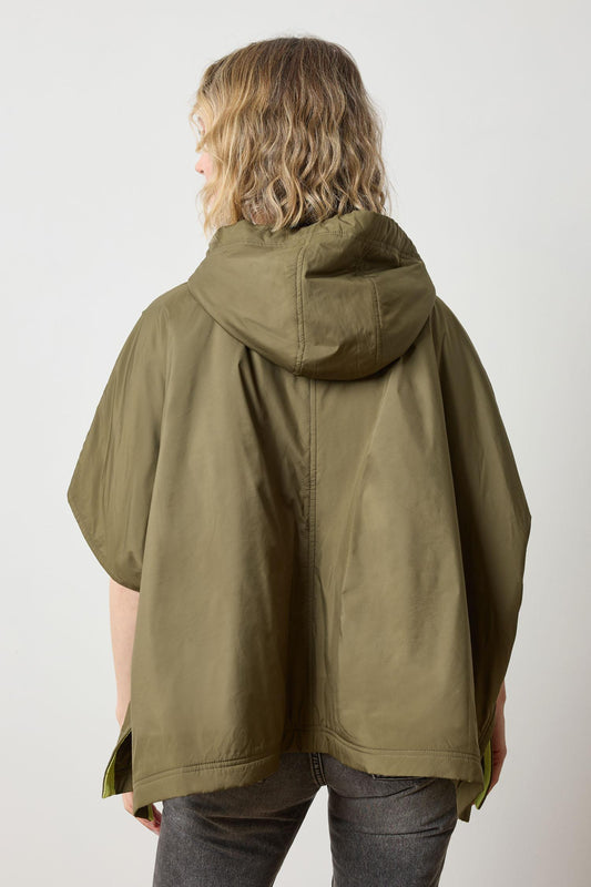 Hooded Poncho in color Evergreen Image A2