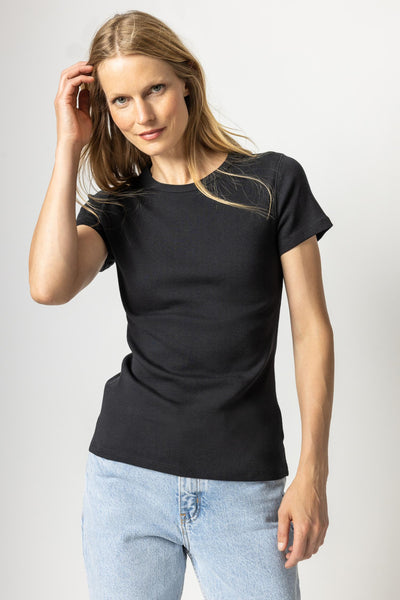 (取寄) リラ P レディース シャツテール ラグラン クルーネック Lilla P women Shirttail Raglan Crewneck Black Short Sleeve Crew – Lilla P