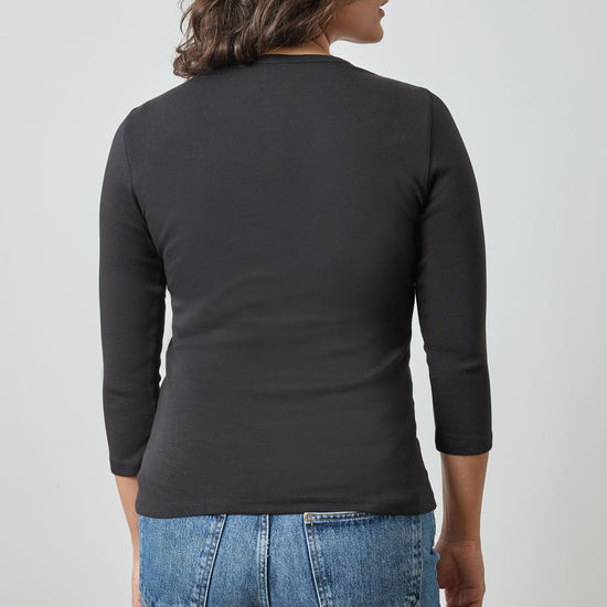 3/4 Sleeve Crew in color Black Image A4