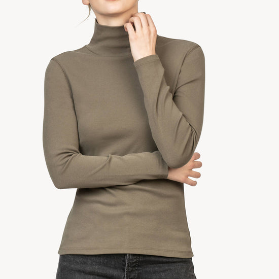 Long Sleeve Turtleneck Tee Womens Top Moss A1