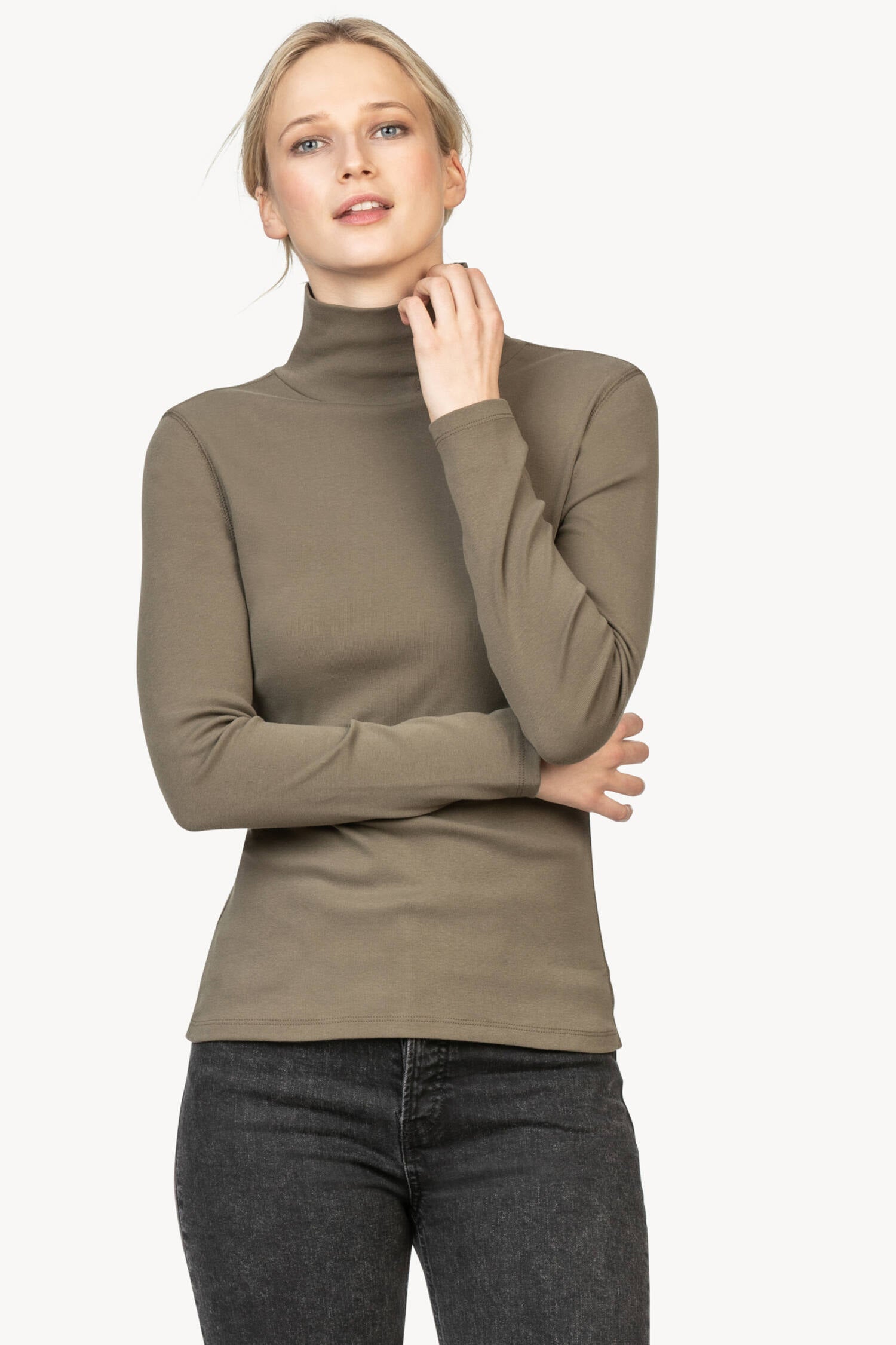 Long Sleeve Turtleneck Tee Womens Top Moss A1