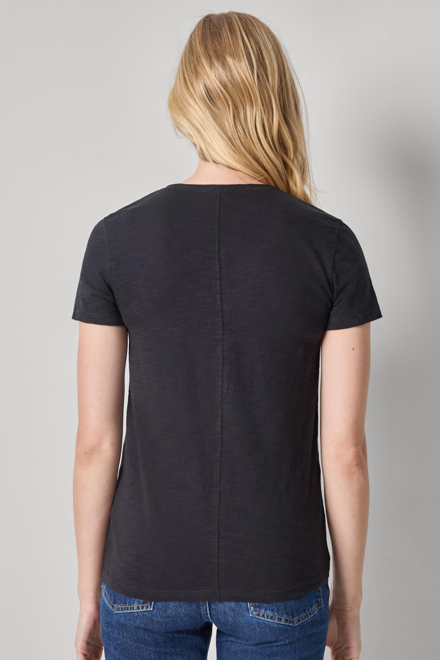 V-Neck Short Sleeve Back Seam Tee Womens Top Black A2