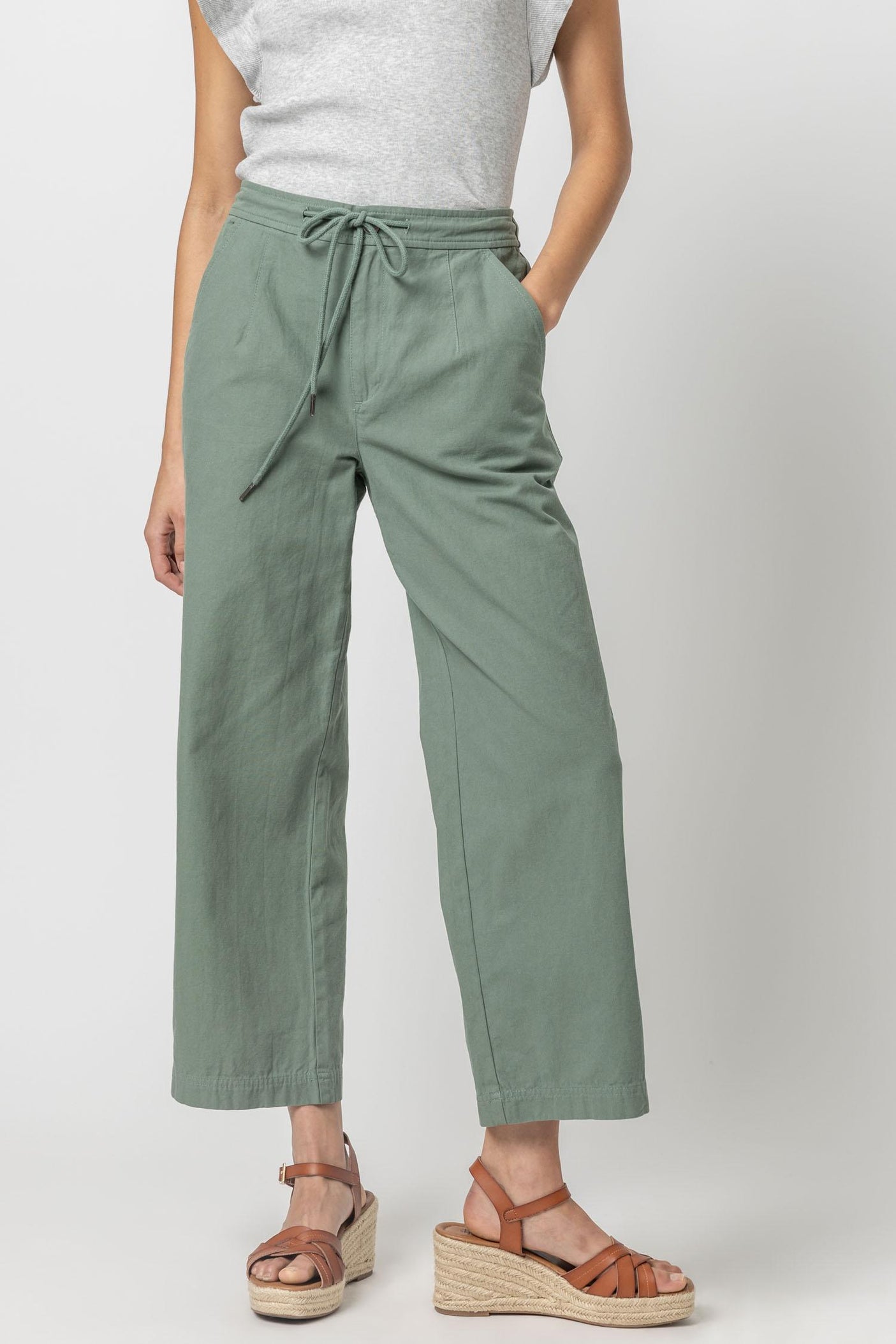 The Canvas Organic Cotton Drawstring Pant Forest Green – Everlane