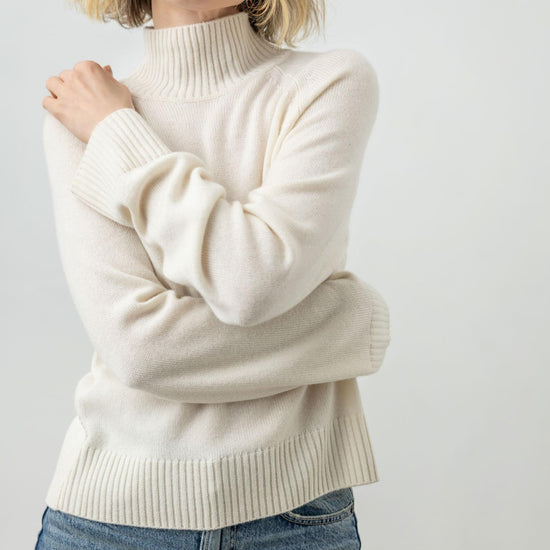 Full Sleeve Turtleneck Sweater Womens Sweater Ivory C1