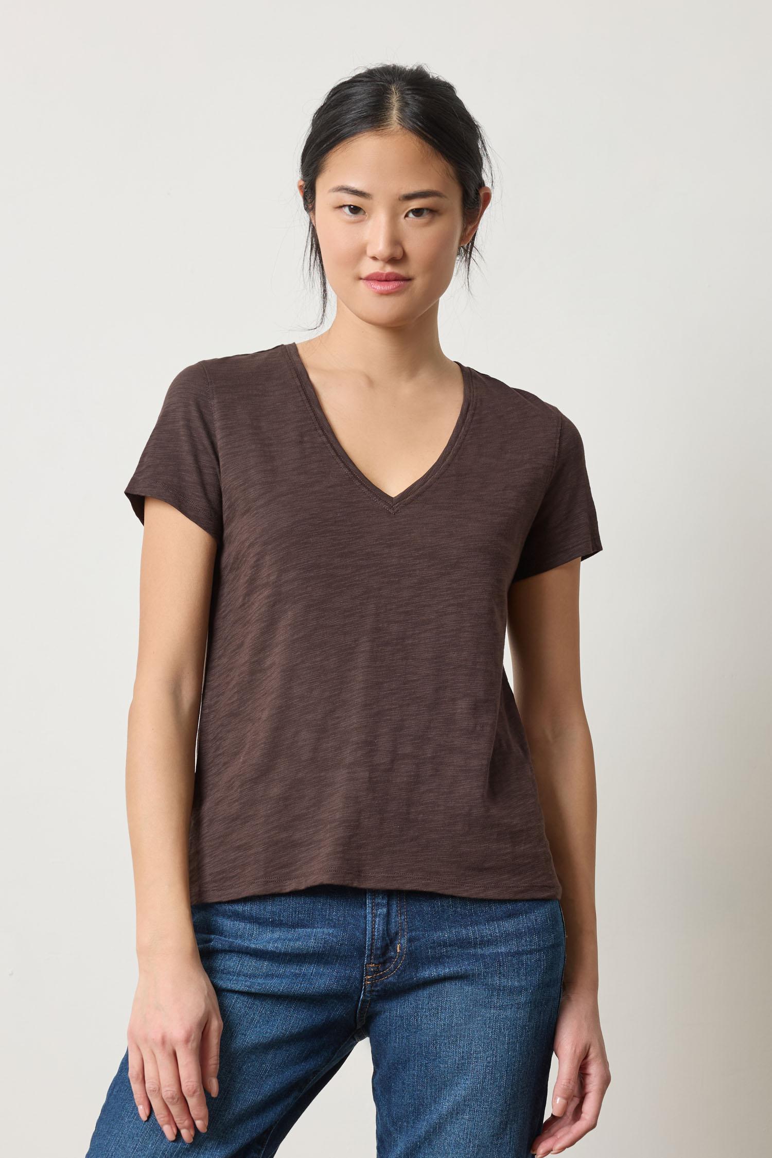 Short Sleeve Back Seam V-Neck Womens Top Espresso A1