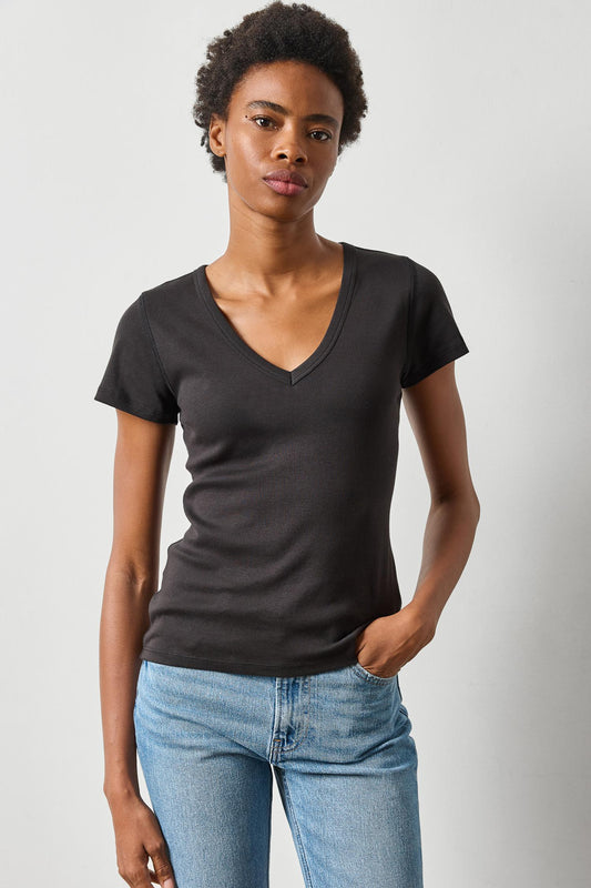 Short Sleeve V-Neck in color Black Image A1