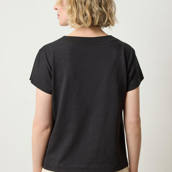 Relaxed Short Sleeve V-Neck Tee Womens Top Black A2