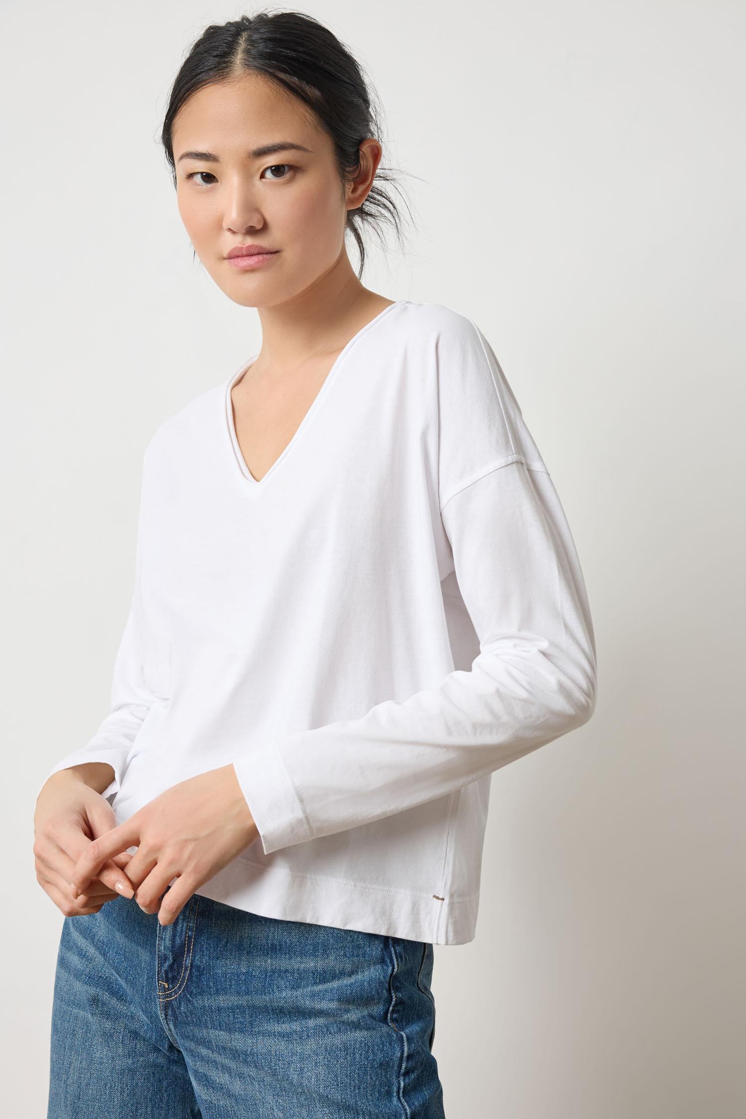 Long Sleeve Cut Edge V-Neck Womens Top White A3