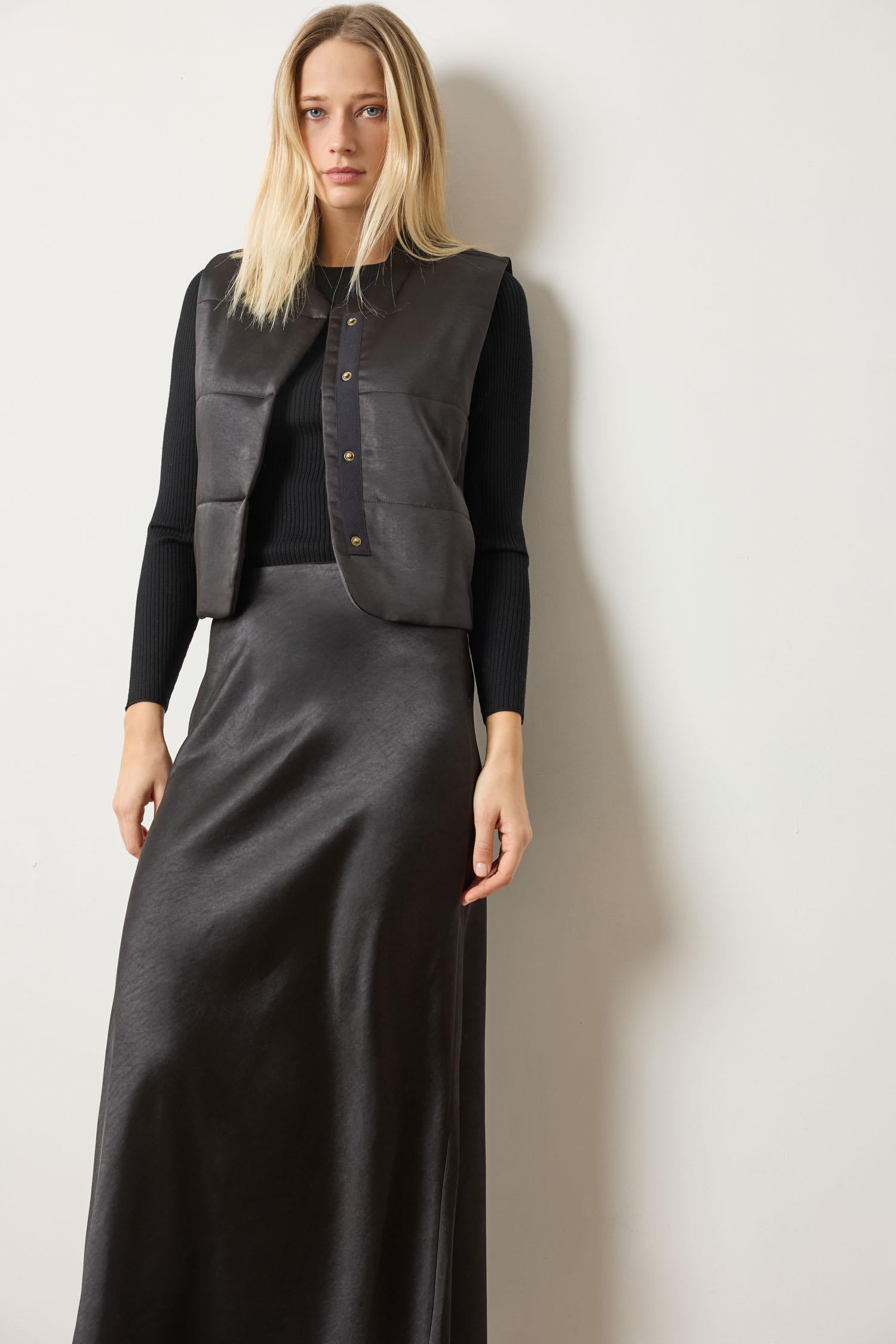 Satin Quilted Vest in color Black Image A4