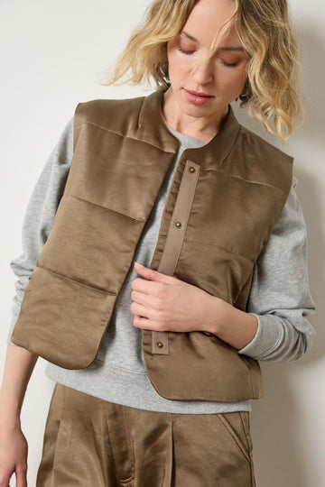 Satin Quilted Vest in color Parsley Image A1