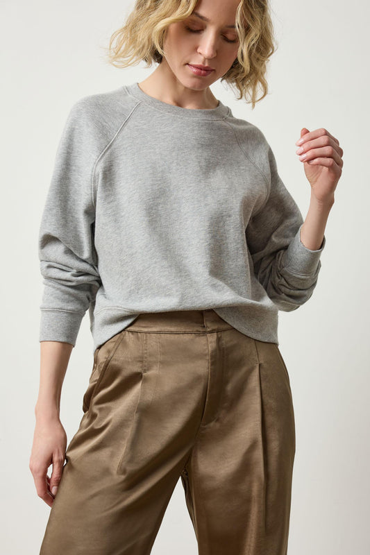 Raglan Sweatshirt in color Heather Grey Image A4