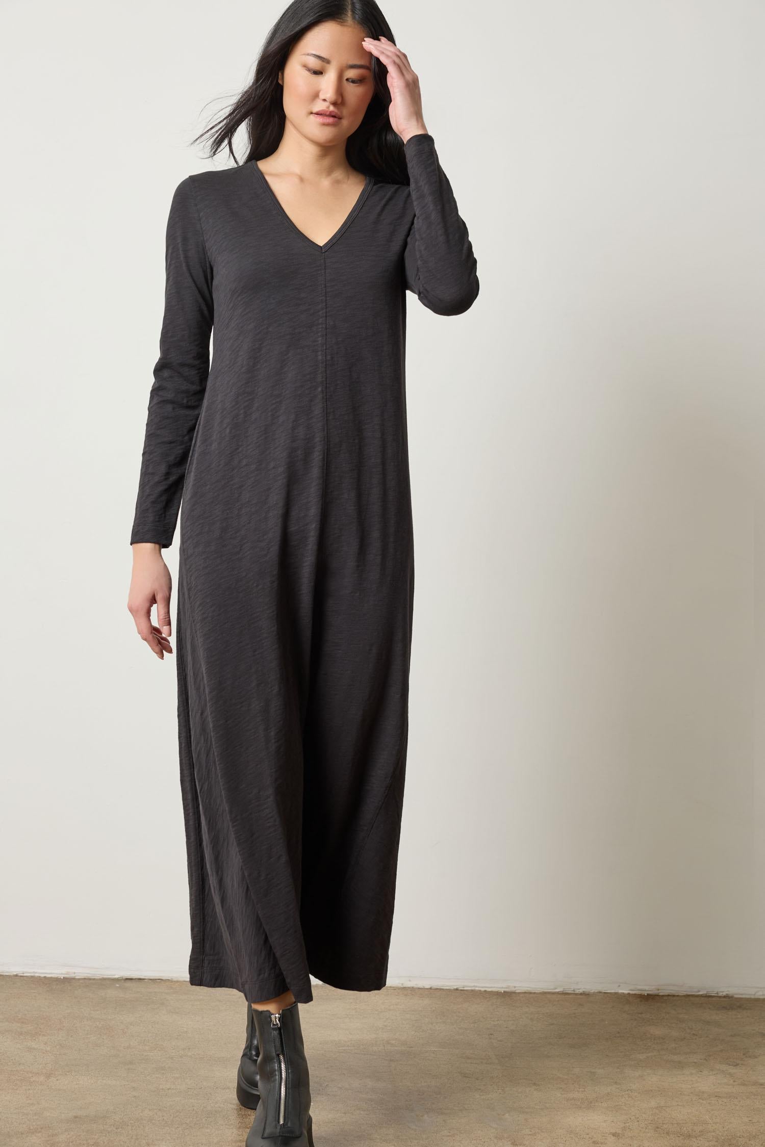 V-Neck Maxi Dress Womens Dress Black A3