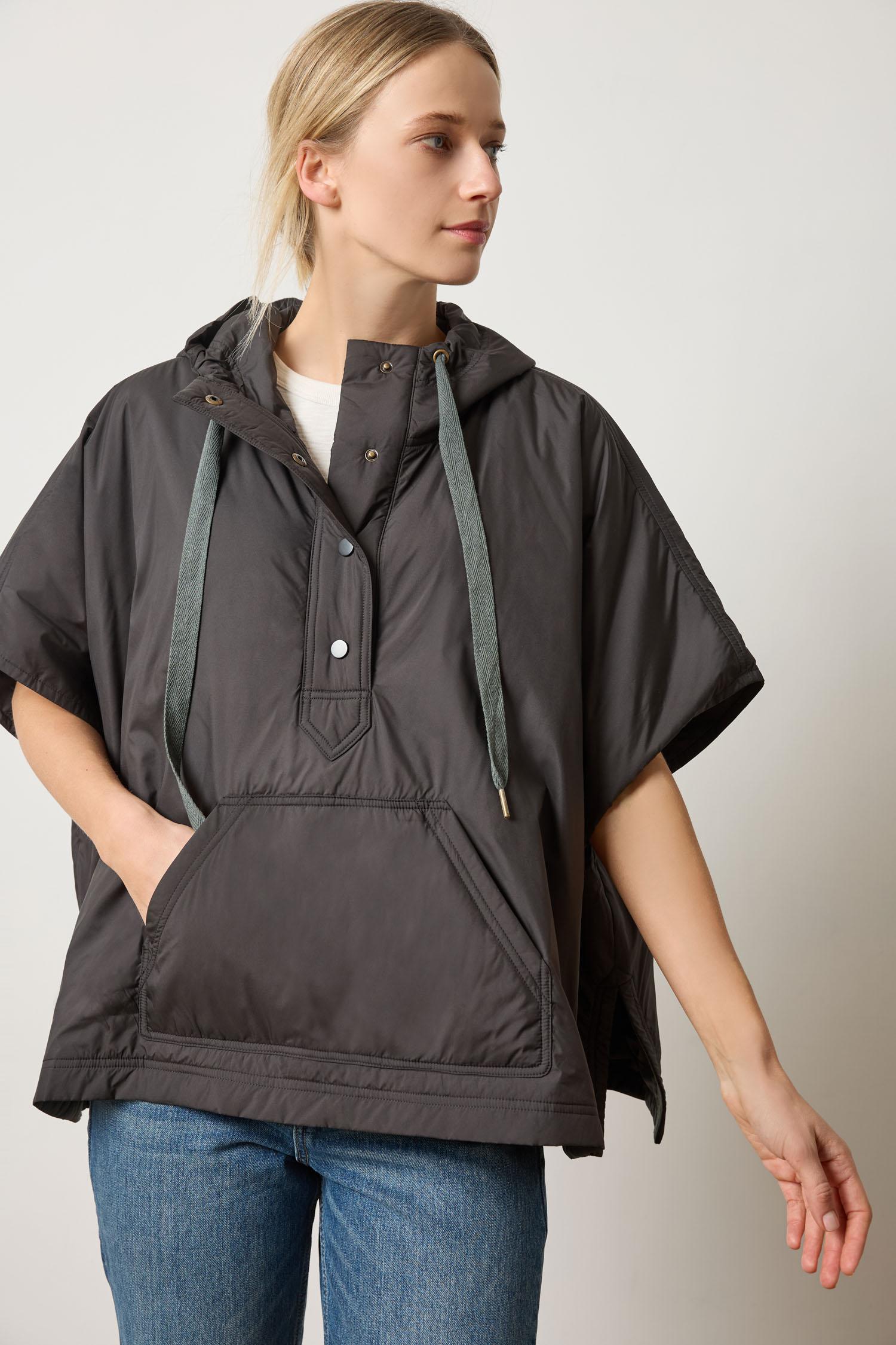 Hooded Poncho in color Black Image A3