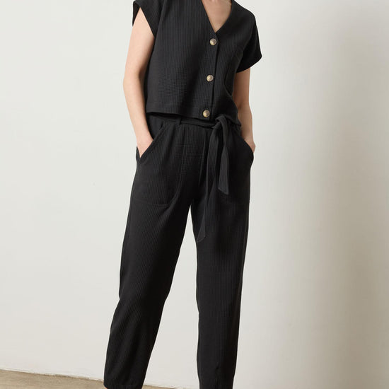 Belted Pant in color Black Image A0