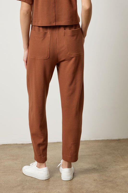 Belted Pant in color Praline Image A2