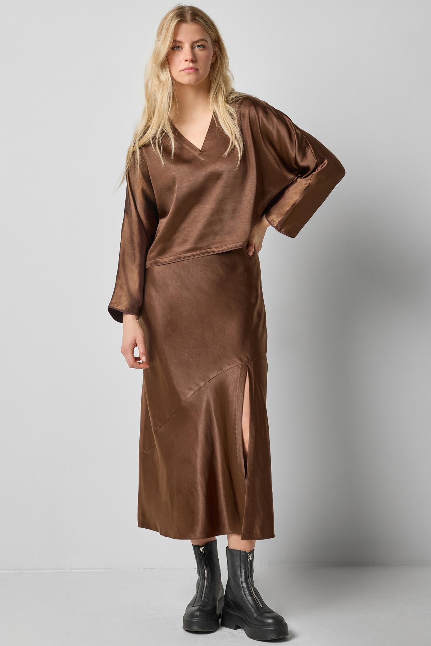 Satin V-Neck Dolman Womens Top Chocolate A0