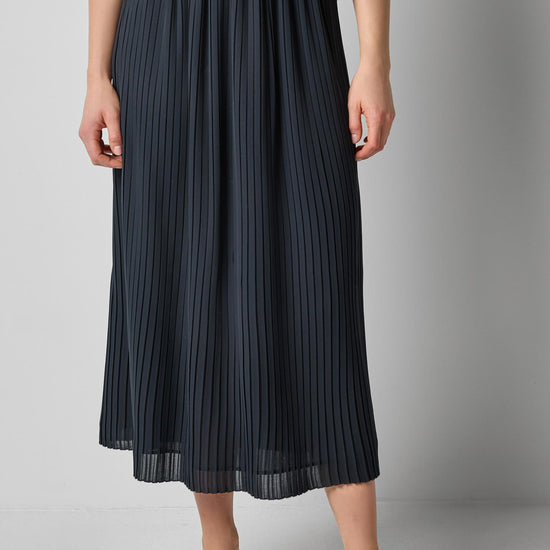 Pleated Maxi Skirt in color Black Image A1