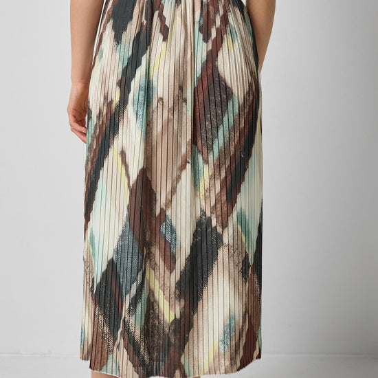 Pleated Maxi Skirt in color Cappuccino Plaid Image A2