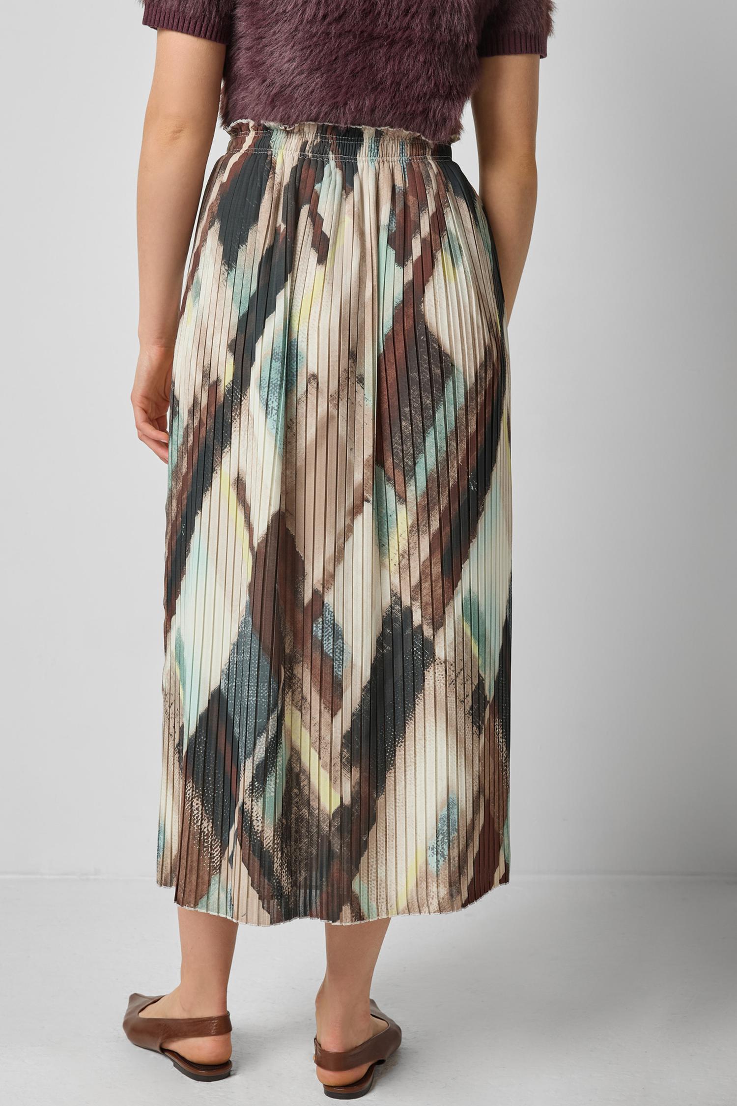 Pleated Maxi Skirt in color Cappuccino Plaid Image A2