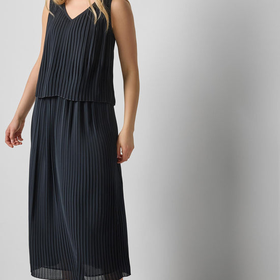 Pleated V-Neck Shell Womens Top Black A0