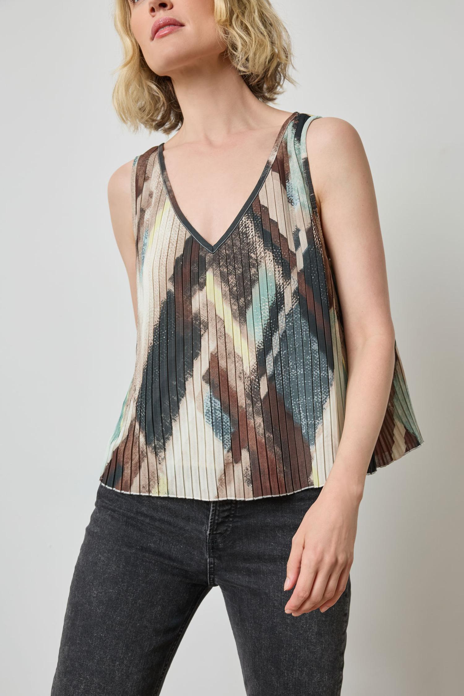 Pleated V-Neck Shell in color Cappuccino Plaid Image A3