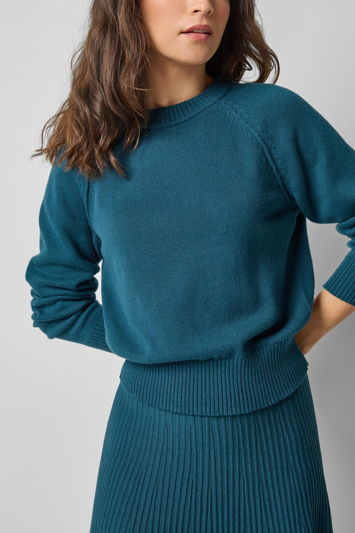 Raglan Sleeve Pullover in color Deep Sea Image A3
