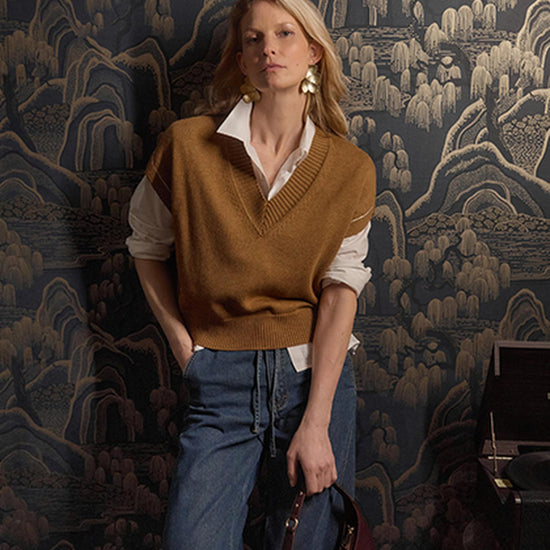 V-Neck Wedge Sweater in color Cork Image C0