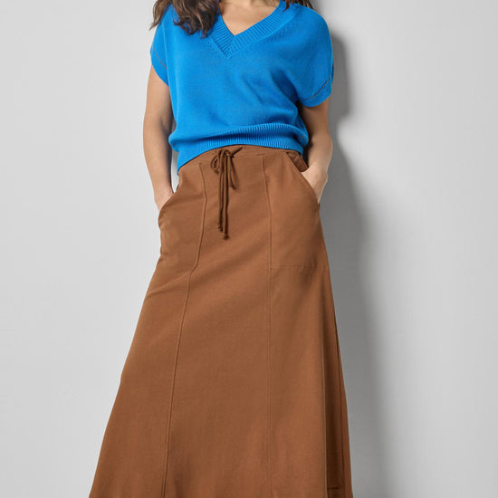 V-Neck Wedge Sweater in color Dutch Blue Image A0