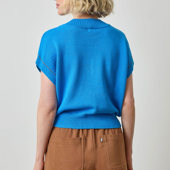 V-Neck Wedge Sweater in color Dutch Blue Image A2