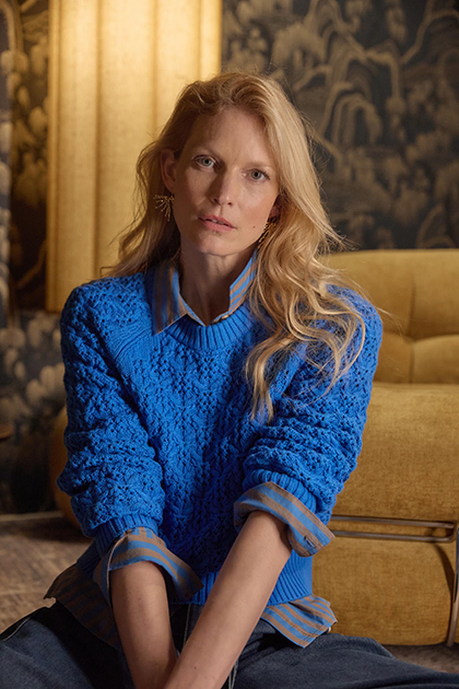 Easy Sleeve Raglan Sweater in color Dutch Blue Image C0