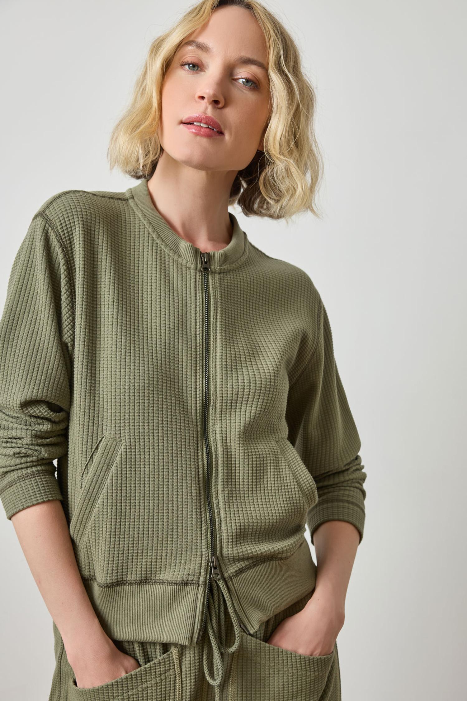 Bomber Zip Cardigan in color Matcha Image A4