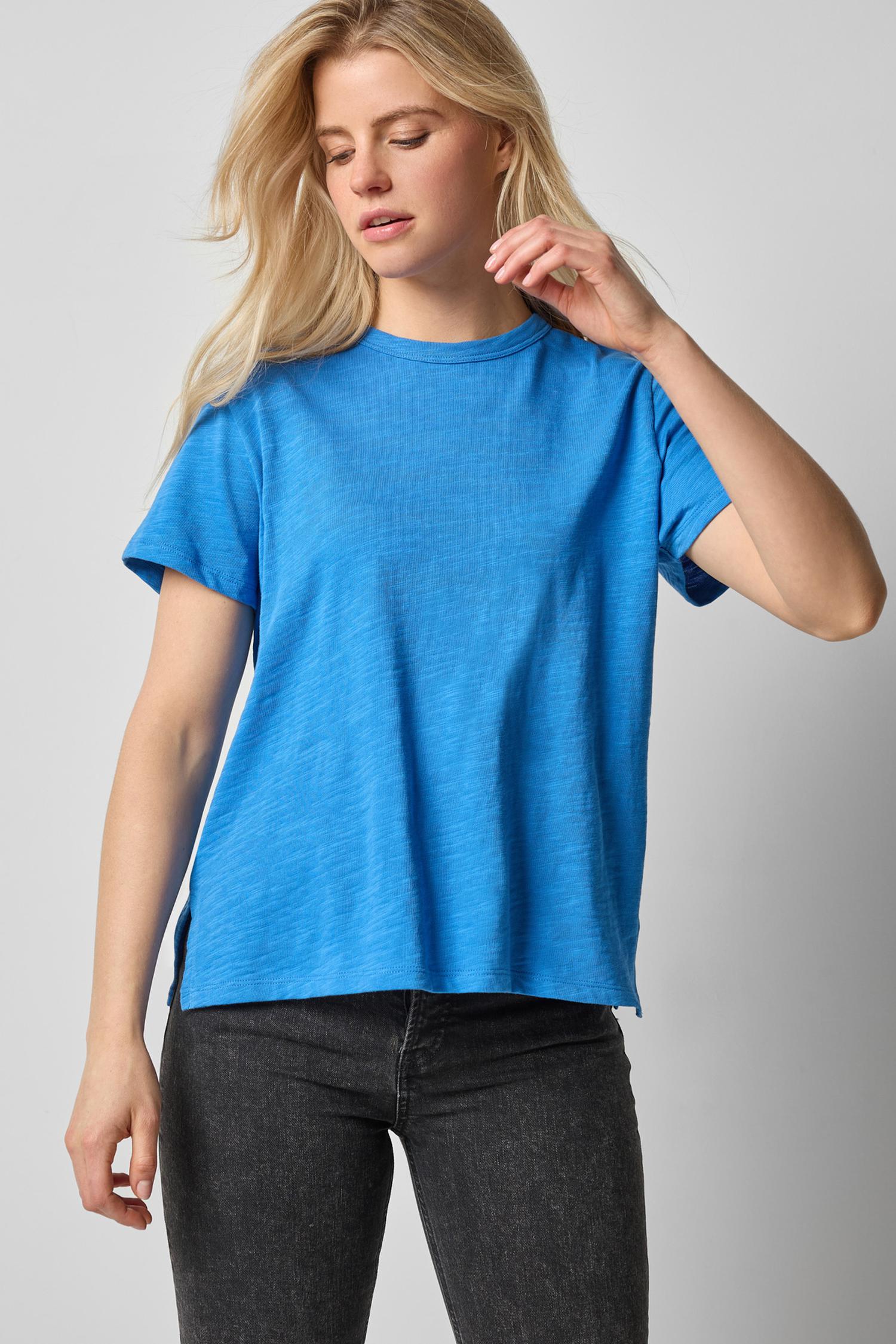 Relaxed Boyfriend Tee in color Lapis Image A1