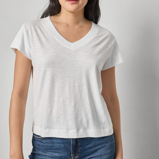 Relaxed Short Sleeve V-Neck Tee Womens Top White A1